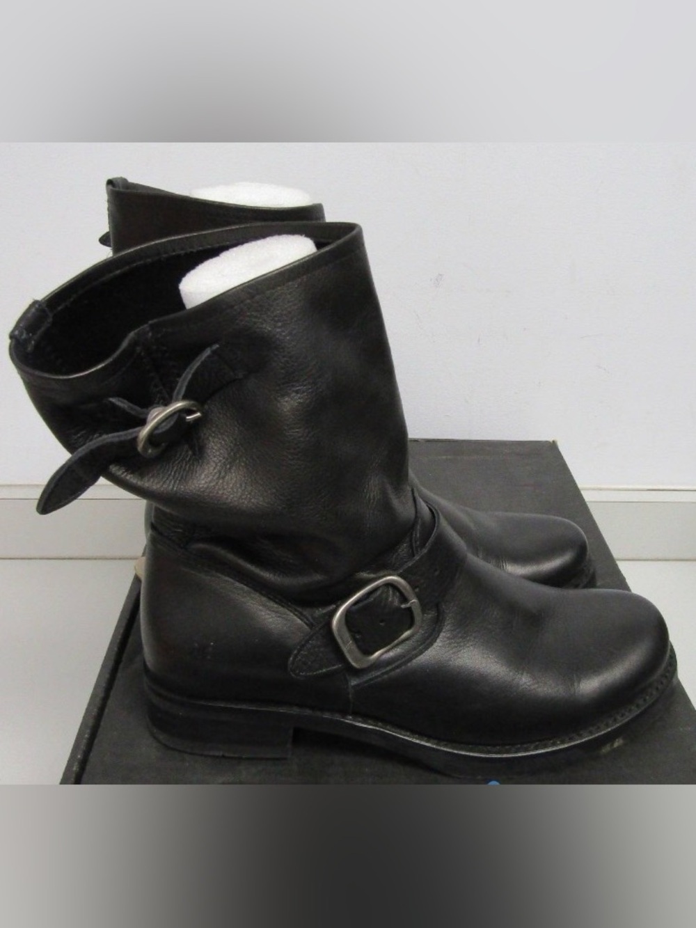 FRYE Veronica Short Black Leather Moto Engineer Boots Women's Size 8 B Mid Calf💥